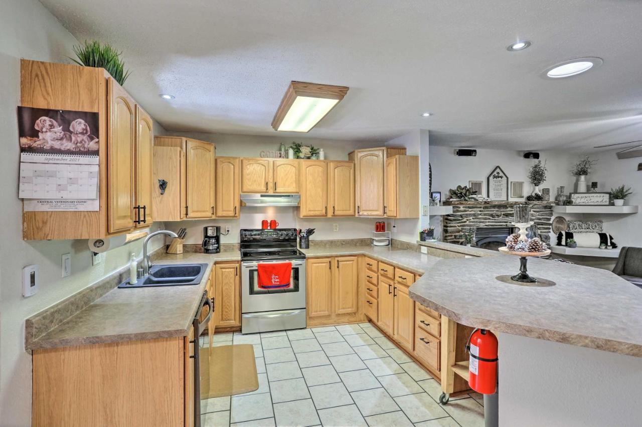 Spacious Black Hawk Home With Furnished Deck! Blackhawk Екстериор снимка